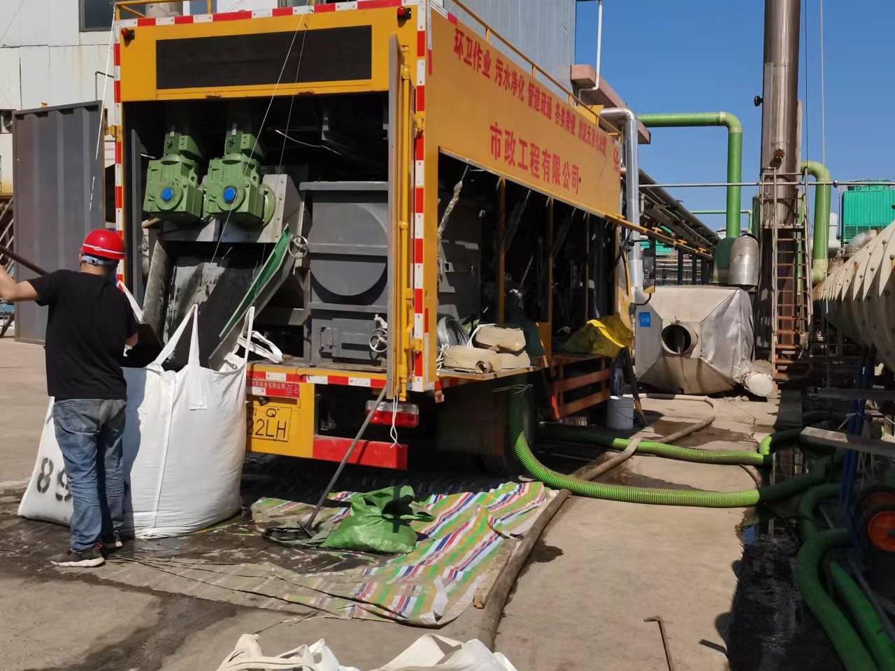 兴国淤泥压干处理